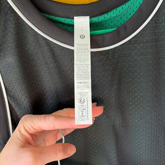 Lululemon Double-Layered Mesh Reversible Tank - Size L - Black / Green (LW1FEFS) - Picture 3 of 5